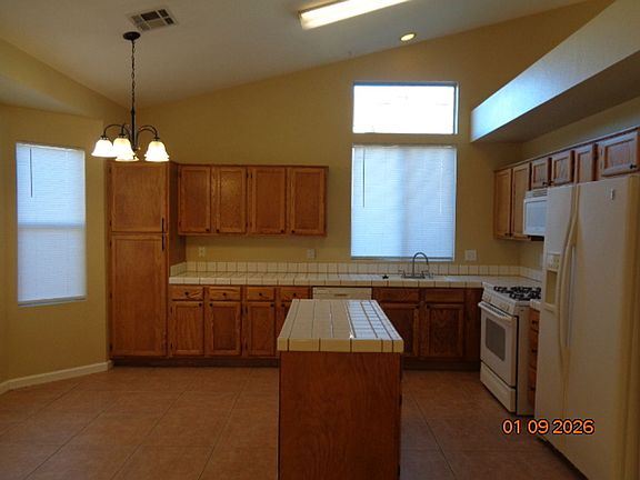 4th image of 38865 Fruitridge Ct