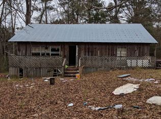 606 Beach Rd, Lumberton, MS 39455