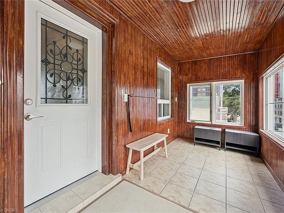 4th image of 40 Madison Ave S