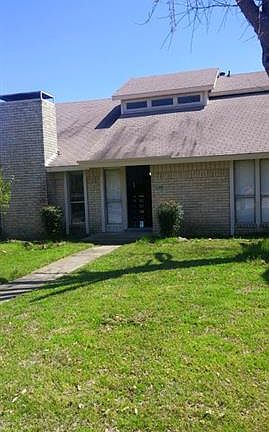 2nd image of 3006 Owen Ln