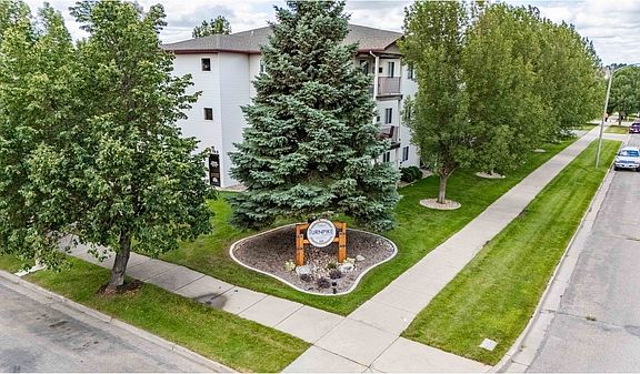 2nd image of 2140 Xavier St #105