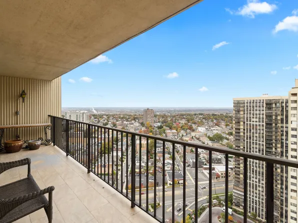 200 Winston Drive image 22 of 28