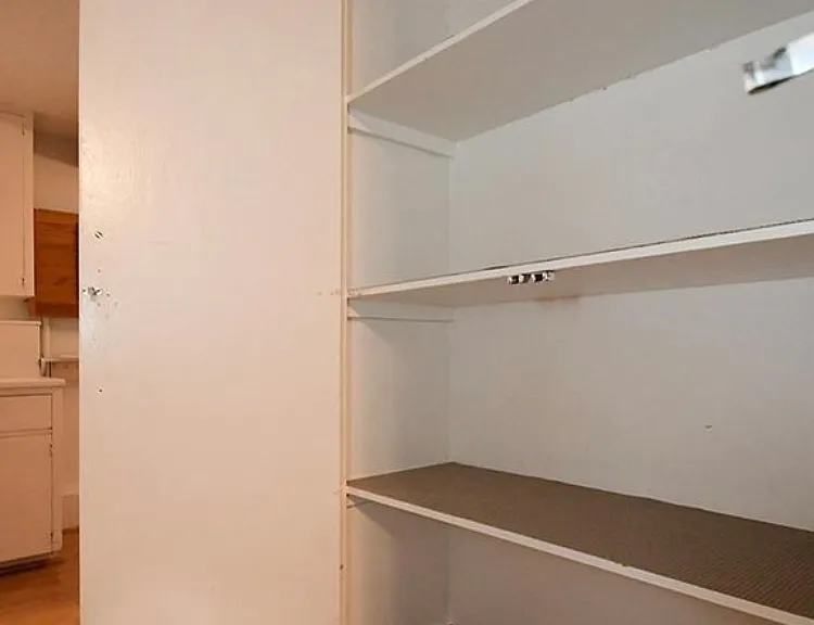 4526 Randolph St — Photo 15