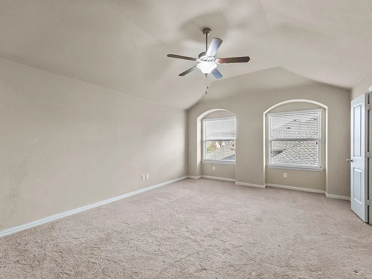 11620 Beach St — Photo 12
