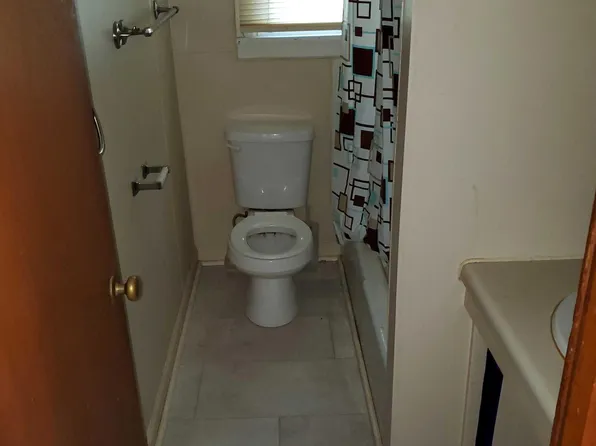 5286 Mines Rd, Pulaski, VA 24301