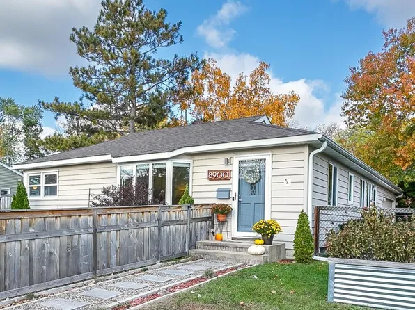8900 Cedar Lake Rd S, Minneapolis, MN 55426