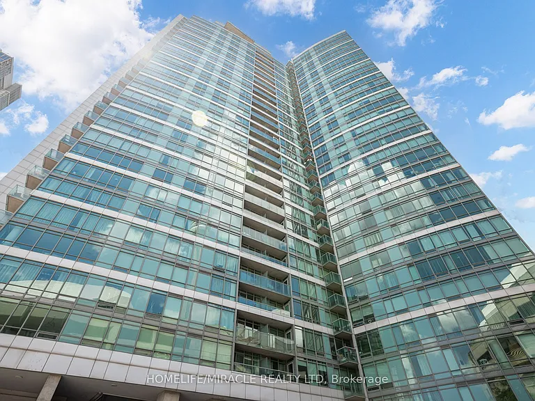 81 Navy Wharf Ct #201 — Photo 5