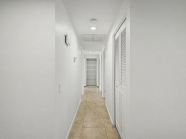 2104 N Comanche Dr — Photo 28
