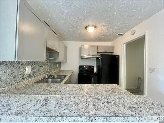 3rd image of 2621 Riverland Dr #2
