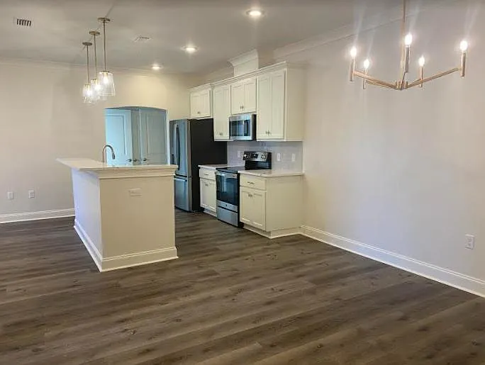 3350 Country Club Rd #324