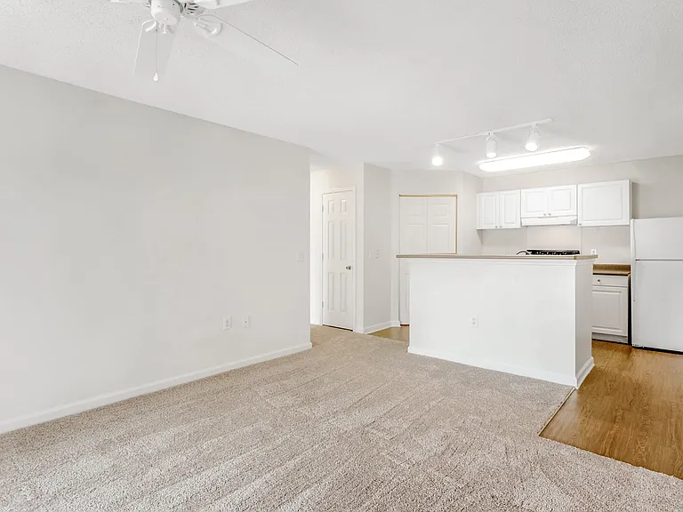 The Grayson Apartment Homes — Photo 38