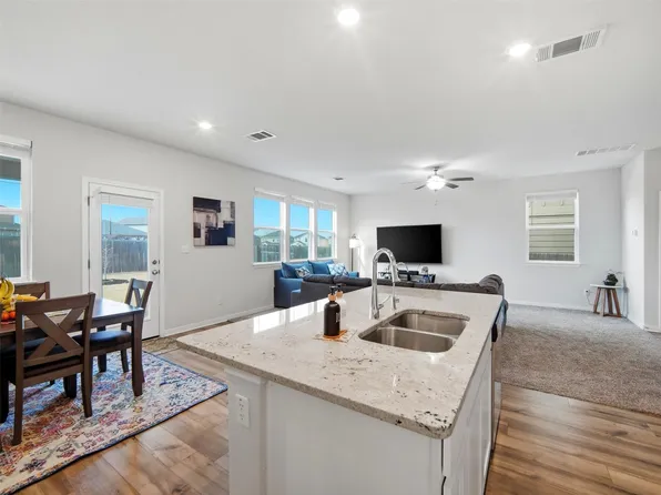 135 Mason Hill Ln, Georgetown, TX 78628