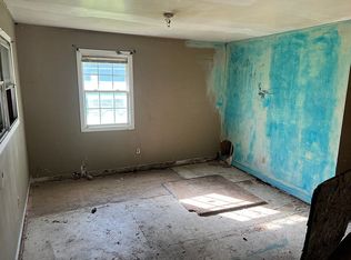 805 E 10th St, Caruthersville, MO 63830