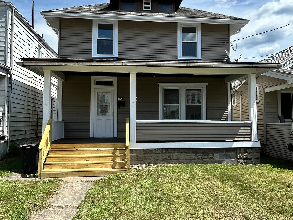 198 Center St
