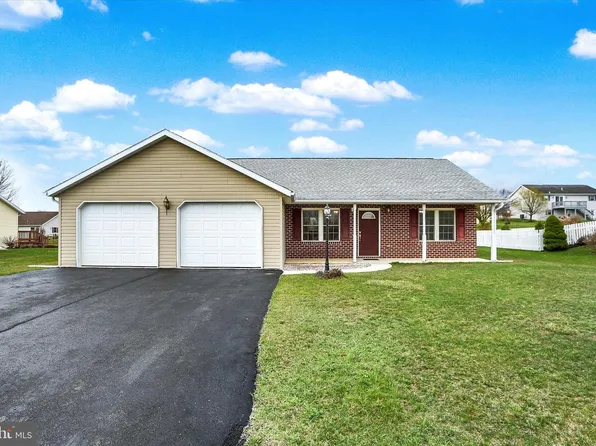 416 Freedom Dr, Shippensburg, PA 17257