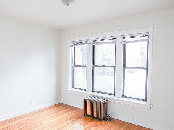 5th image of 4017 W Melrose St #N1