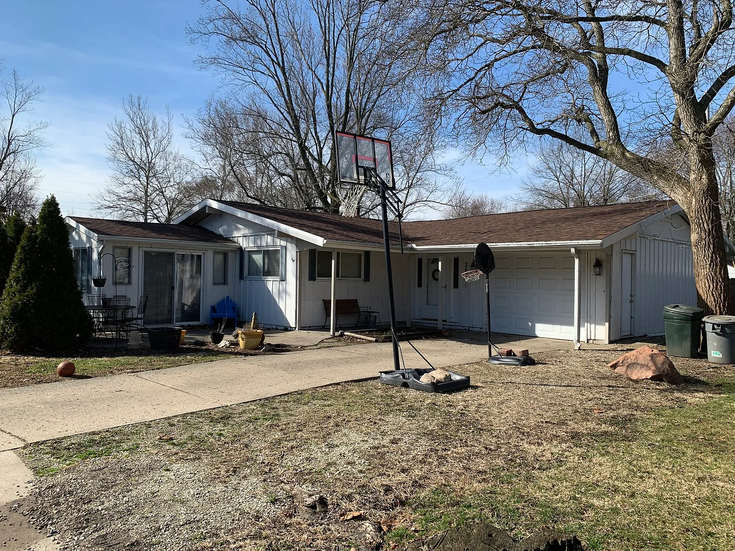 2601 Lawndale Dr photo 1