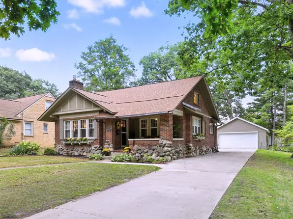 2225 Thornwood St SW, Wyoming, MI 49519