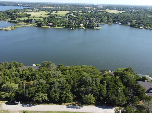 2831 San Gabriel Dr, Granbury, TX 76048