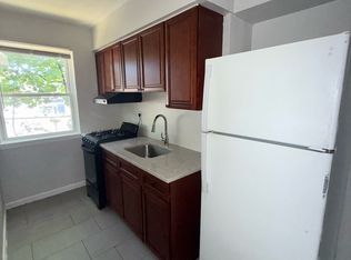 241 Weequahic Ave #1R, Newark, NJ 07112