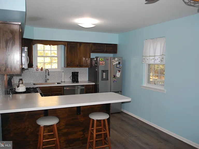 290 Lawndale Ave — Photo 10