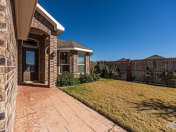 4th image of 2 Berkshire Cir