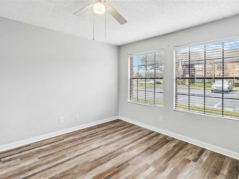 320 Black Oak Ct #107 — Photo 18