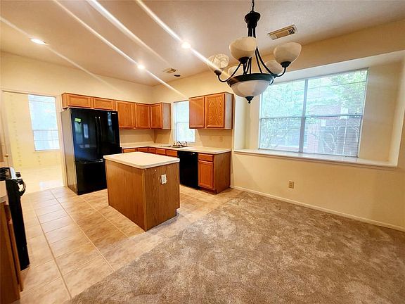 5th image of 18175 Holly Forest Dr