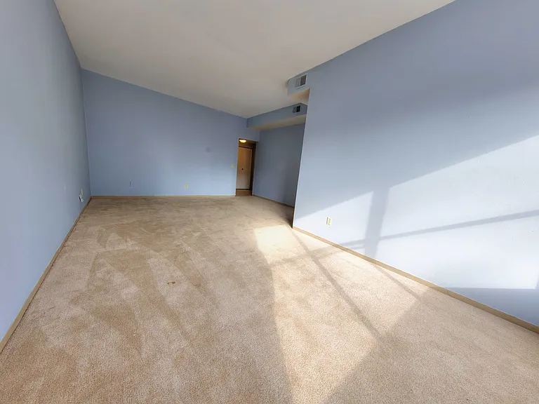 5529 Pershing Ave — Photo 10