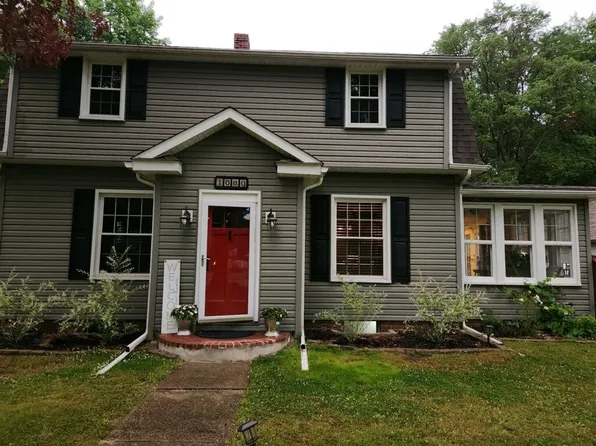 1080 Lakemont Dr, Meadville, PA 16335