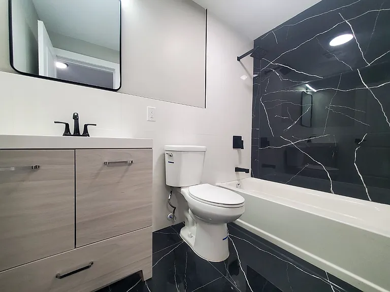 495 S 18th St #5 — Photo 7