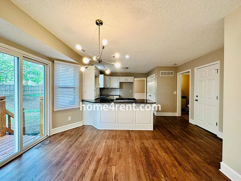902 Sherman Pkwy — Photo 29