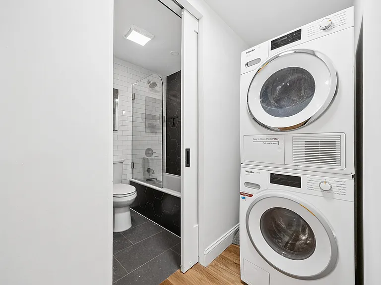 521 Decatur St #1C — Photo 10