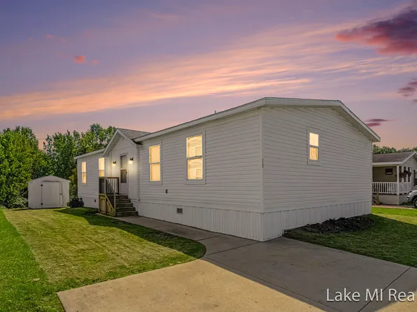 104 Gardens Blvd NW, Grand Rapids, MI 49534