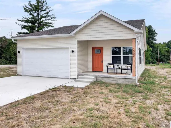 2002 N 1st St, Terre Haute, IN 47803