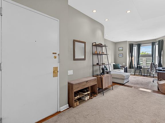 3rd image of 117 Bloomfield St APT 3A