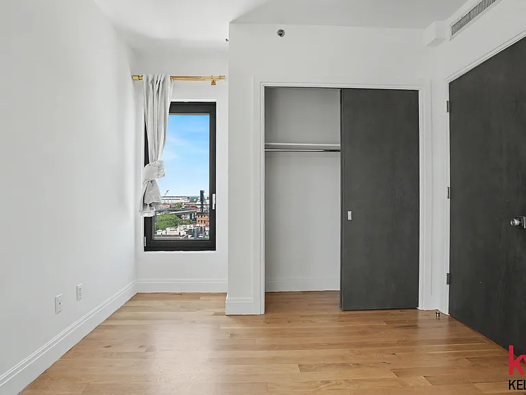 554 4th Ave #E6 — Photo 12