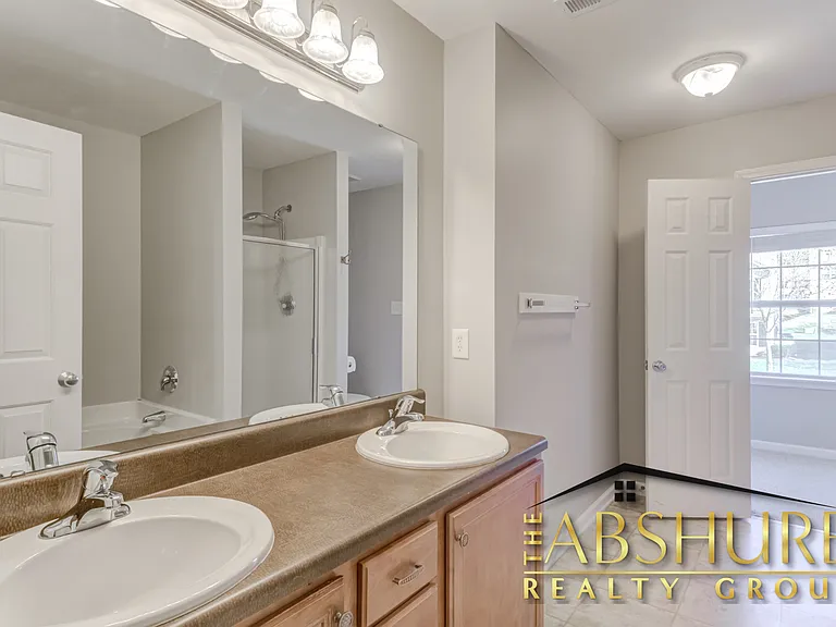 5223 Malik Dr — Photo 23