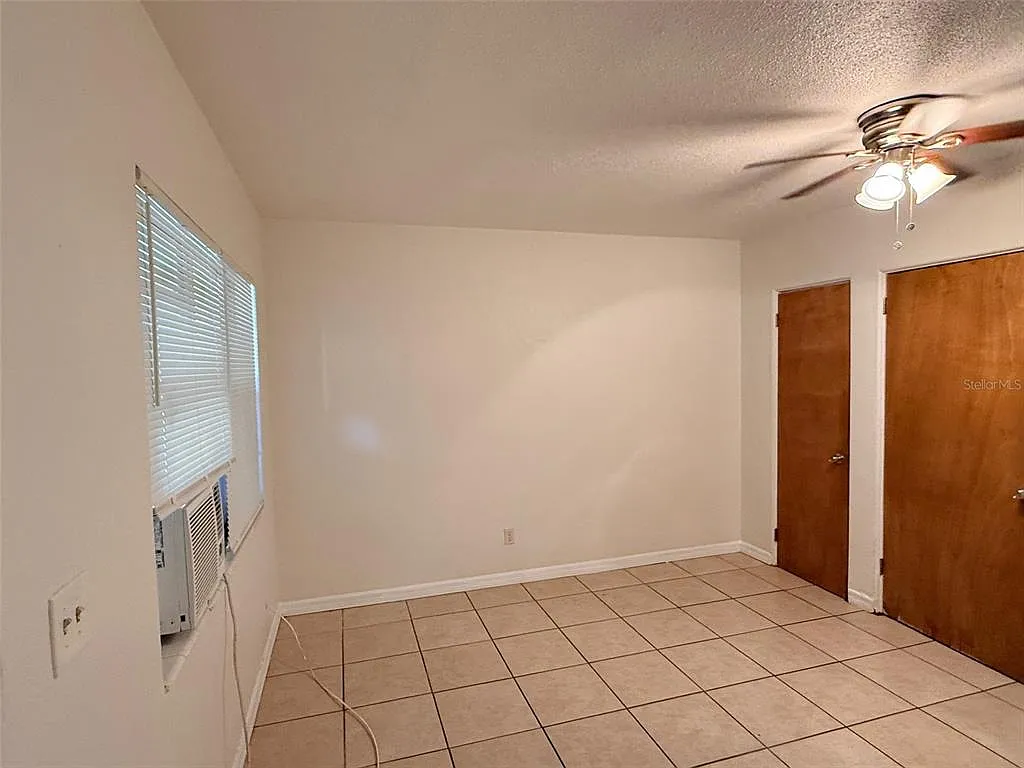 Studio, 1.0 bath, 350 sqft, $825 — Photo 3