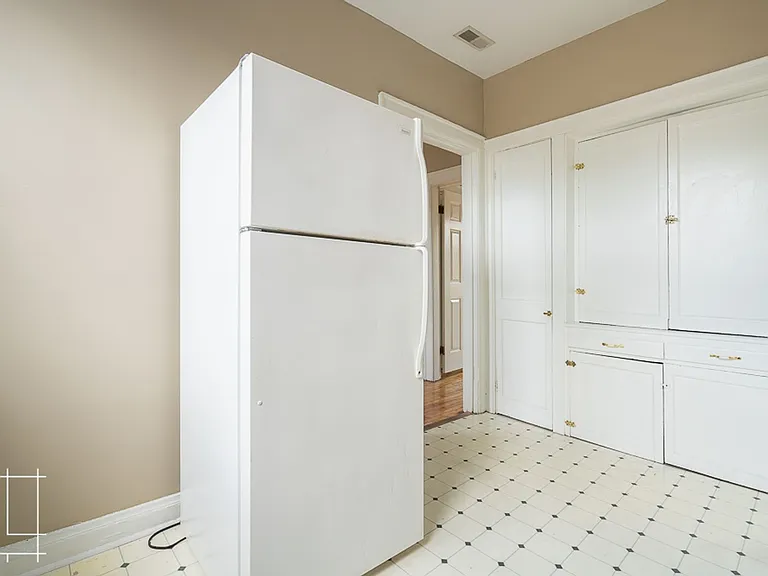 2487 Summit St #2491 — Photo 15