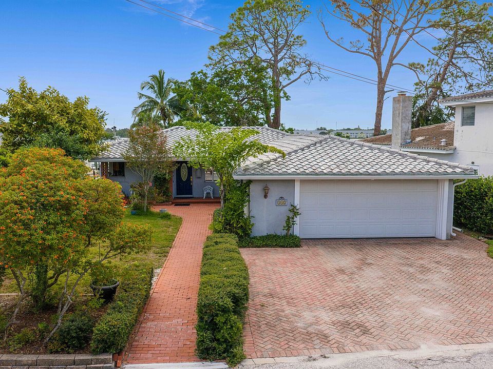 Step into 334 Ling A Mor, a timeless Florida retreat designed for relaxed coastal living. This inviting home offers character, privacy, and a setting that truly captures the best of St. Petersburg.