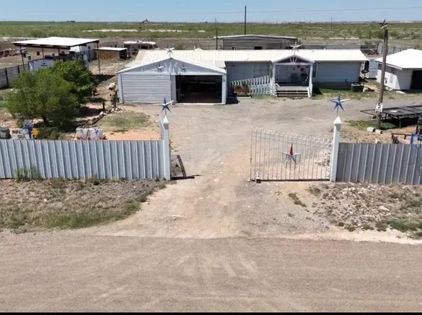 2197 Santa Anna St, Stanton, TX 79782