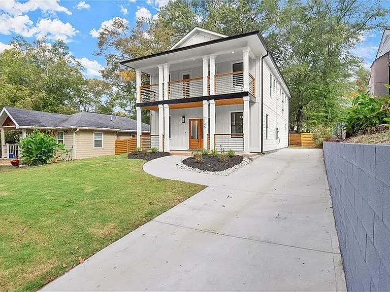2145 Park Ter — Photo 23