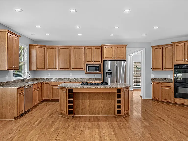 25670 S Village Dr — Photo 9