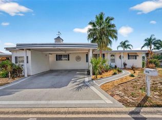 1018 Southland Dr, Tavares, FL 32778