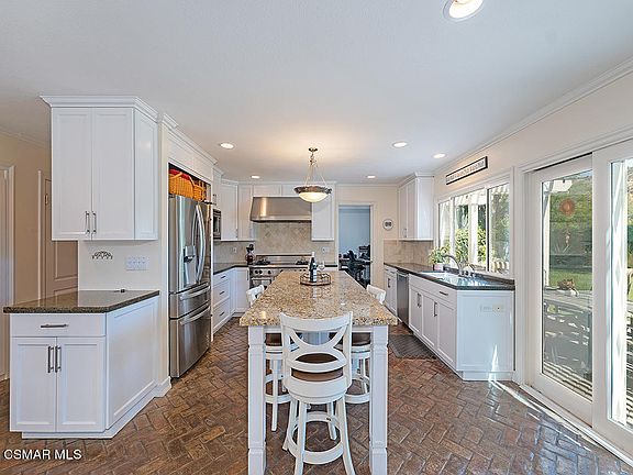 4th image of 4401 Henley Ct