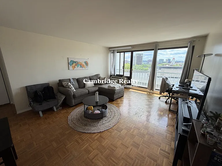 1105 Massachusetts Ave #7F — Photo 1
