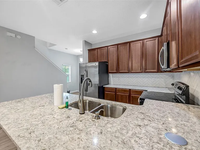 6705 Holly Heath Dr — Photo 10