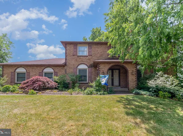 850 Cortleigh Dr, York, PA 17402