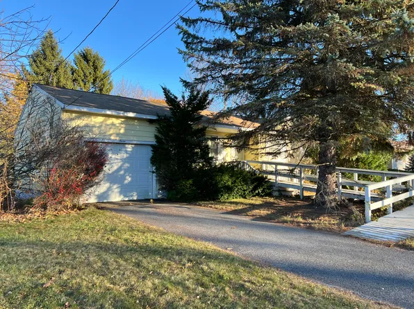 207 Saint John Pl, Plattsburgh, NY 12901